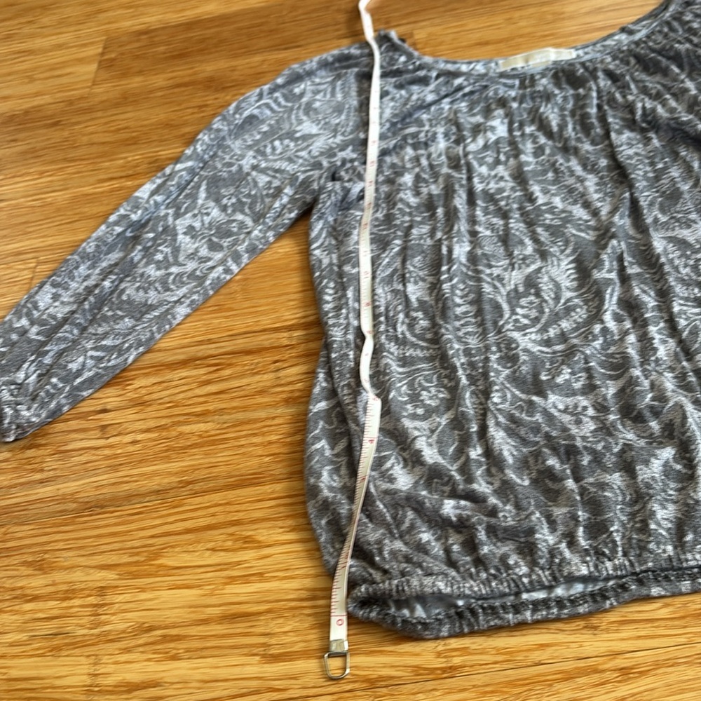 Gray Patterned Top - Picture 4 of 4